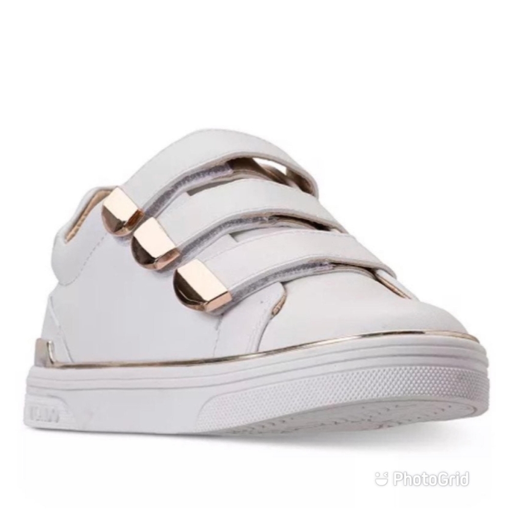 NIB Mila Vlado Sneaker's Footwear size 5 kids